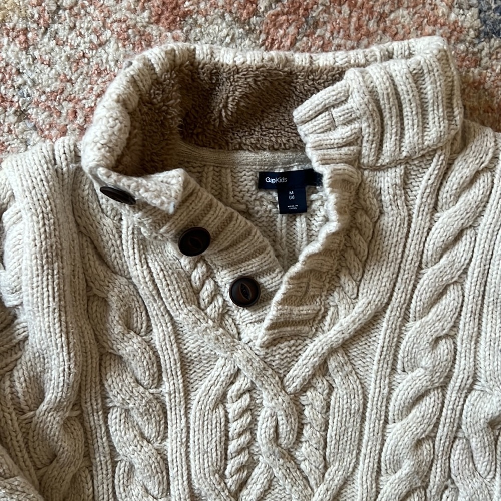 NWOT Cable knit sweater - Picture 2 of 2
